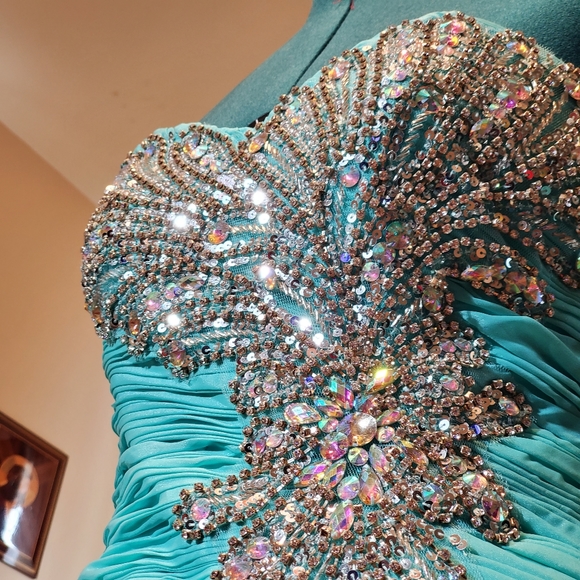 NWT Fabuluxe Couture Blue Evening Gown - Picture 5 of 11